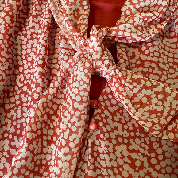 Old Navy Sleeveless Blouse - Picture 4 of 6